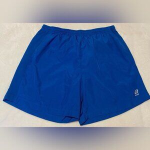 Road runner size L athletic shorts​
